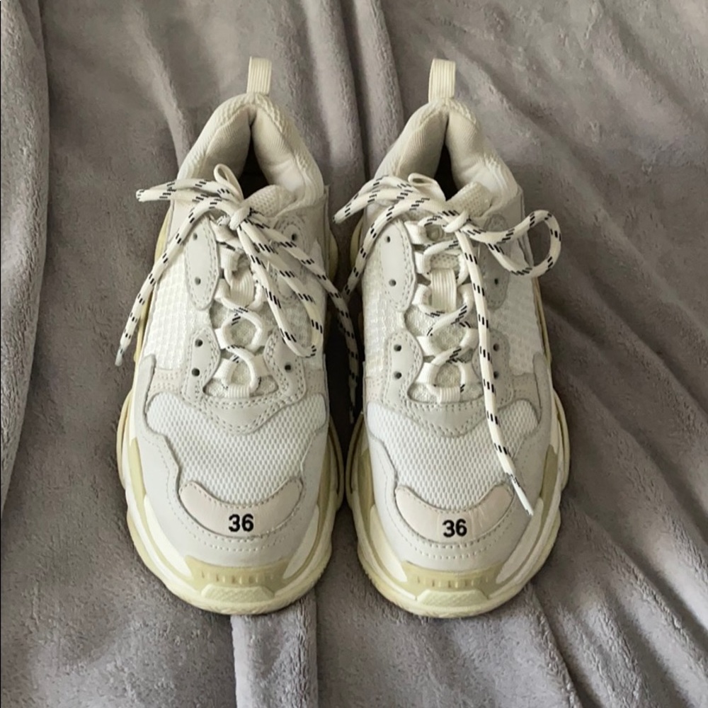 Balenciaga triple s sneaker in white/cream